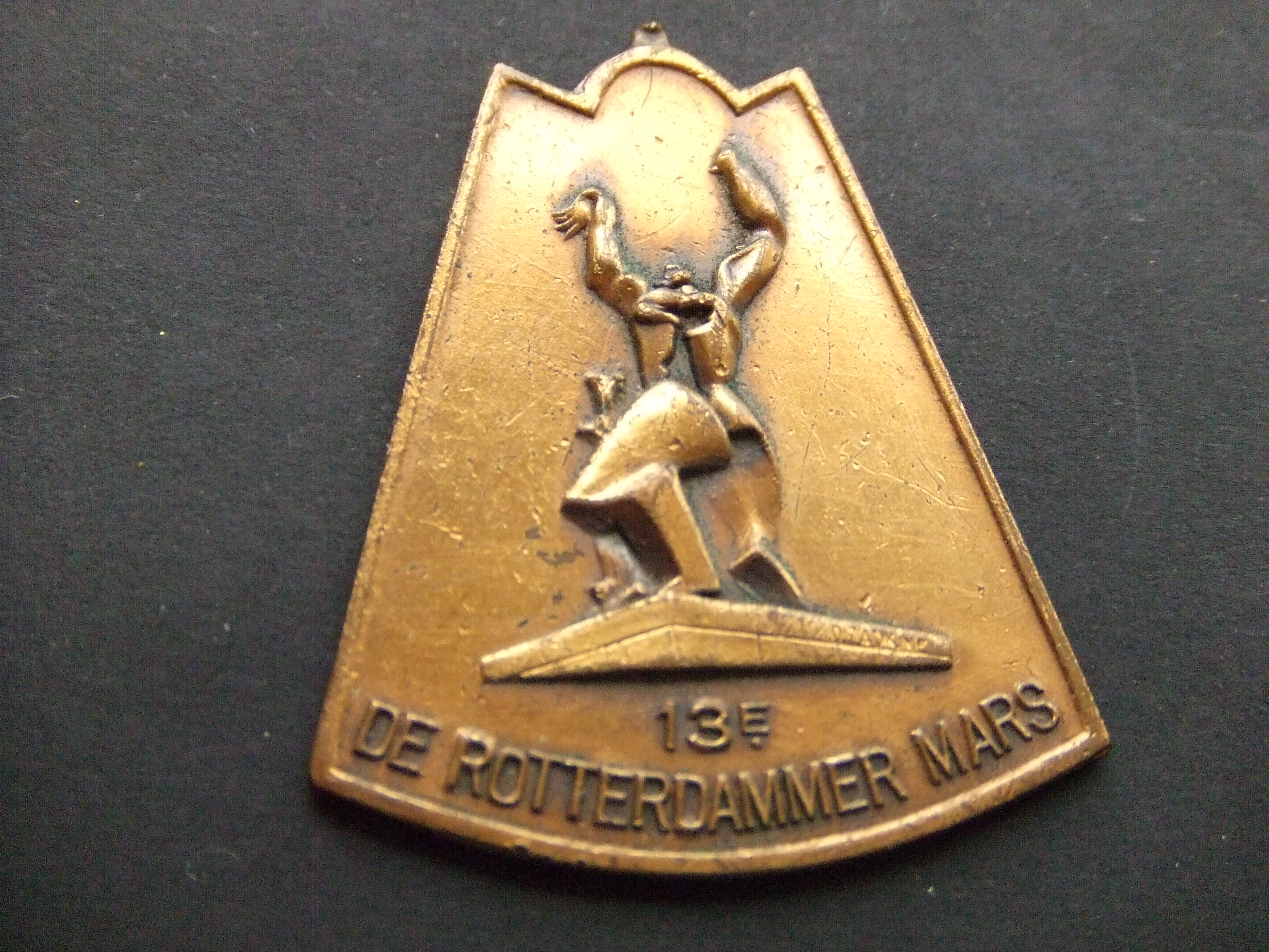 Rotterdammer Mars ( standbeeld Zadkine)